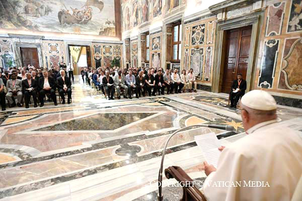 Members-of-the-General-Chapter-participated-in-an-audience-with-Pope-Francis-USE.jpg